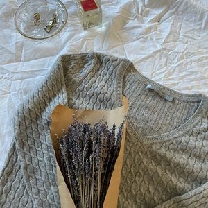🌻Super Cozy 100% cashmere cable knit sweater